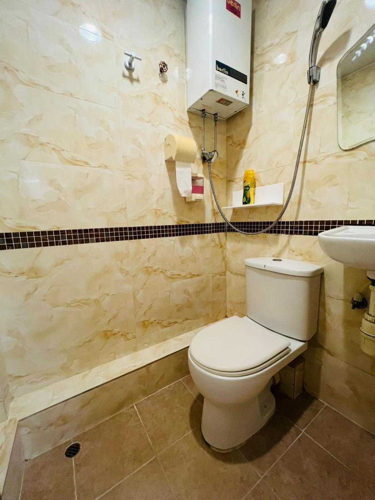 Holiday Guest House هونغ كونغ المظهر الخارجي الصورة